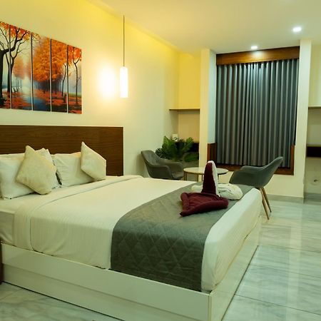 Miracle Hotel And Resorts Кожикоде Экстерьер фото