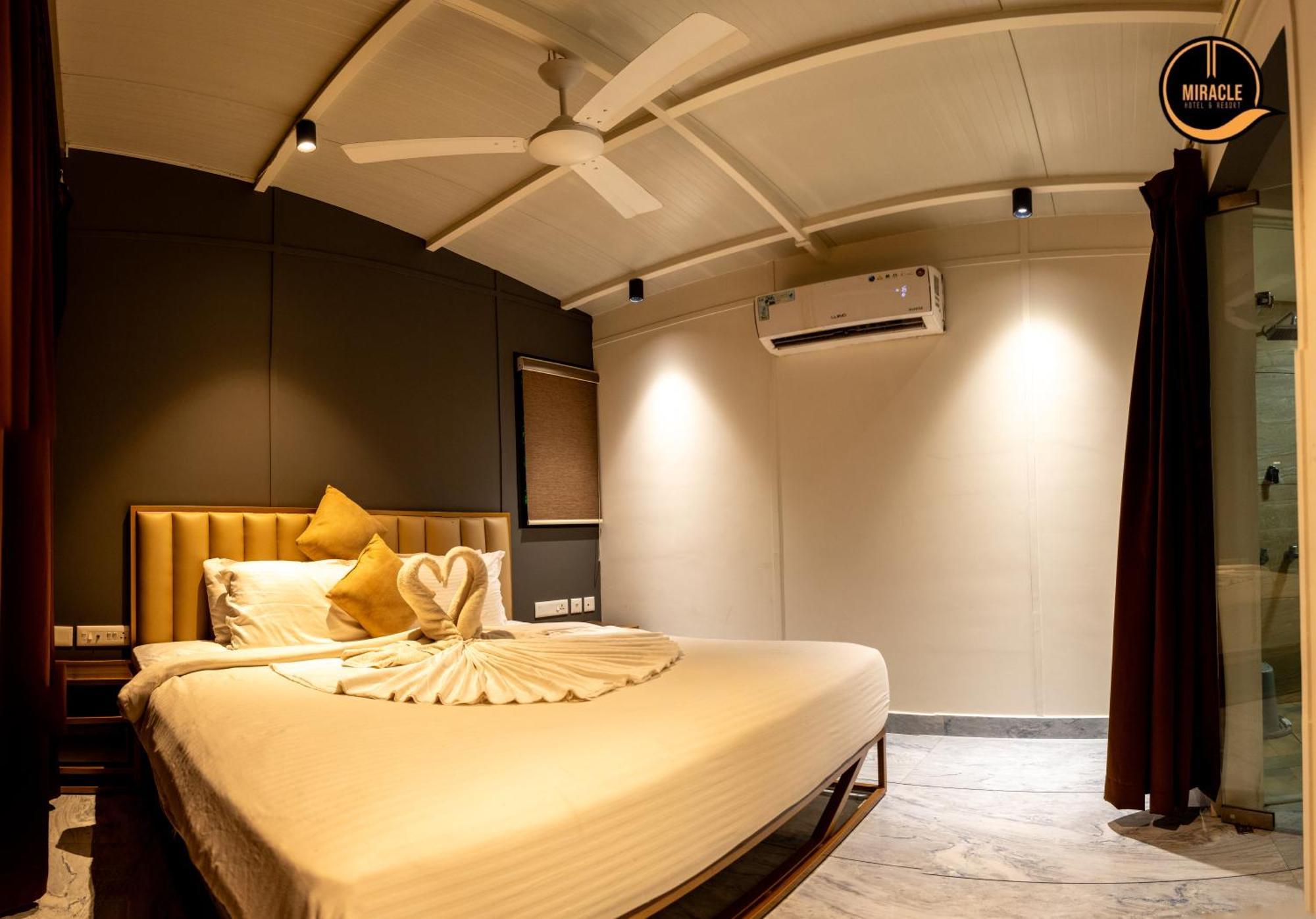 Miracle Hotel And Resorts Кожикоде Экстерьер фото