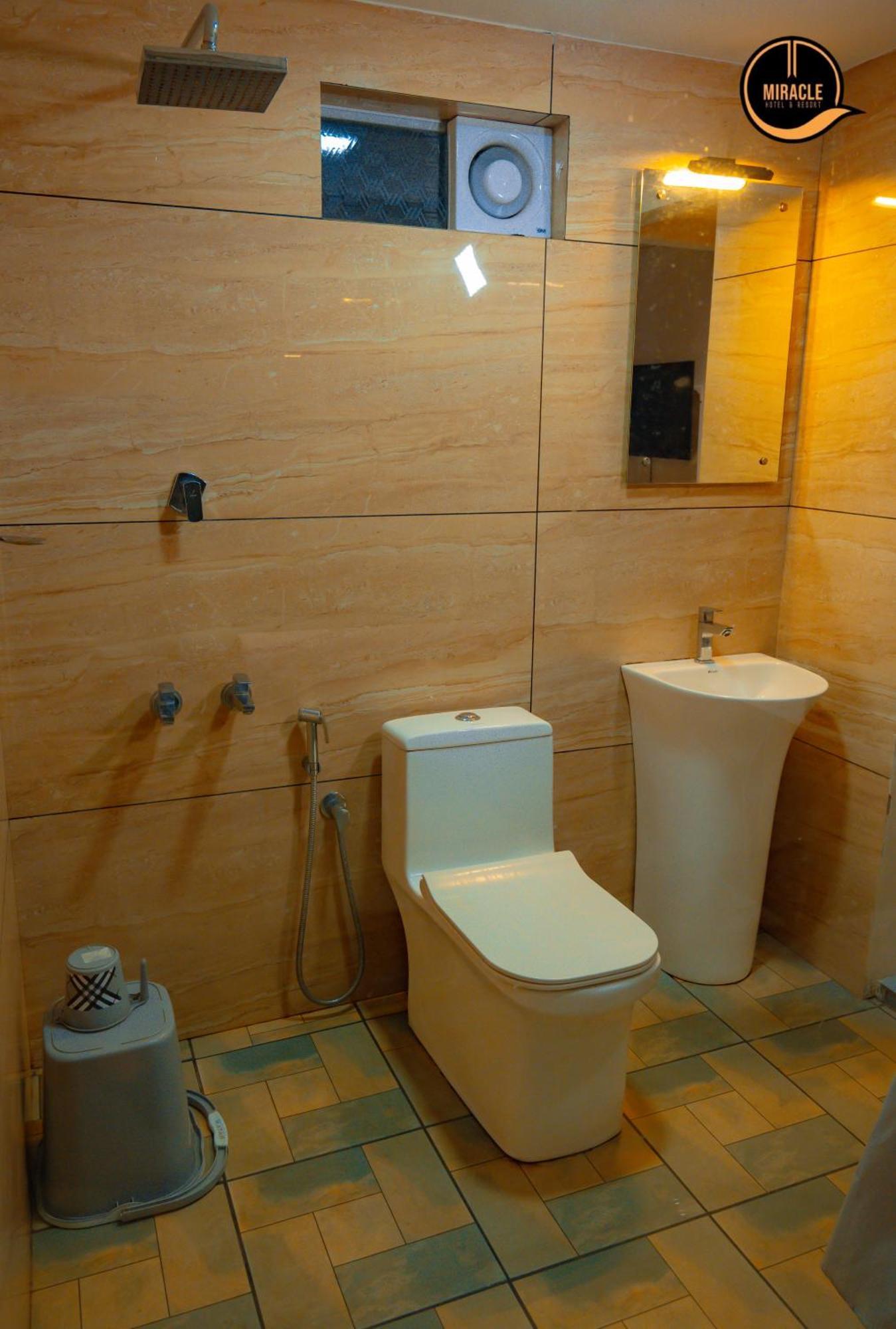 Miracle Hotel And Resorts Кожикоде Экстерьер фото